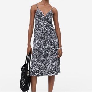 H&M Twist Front Dress in Black & White pattern